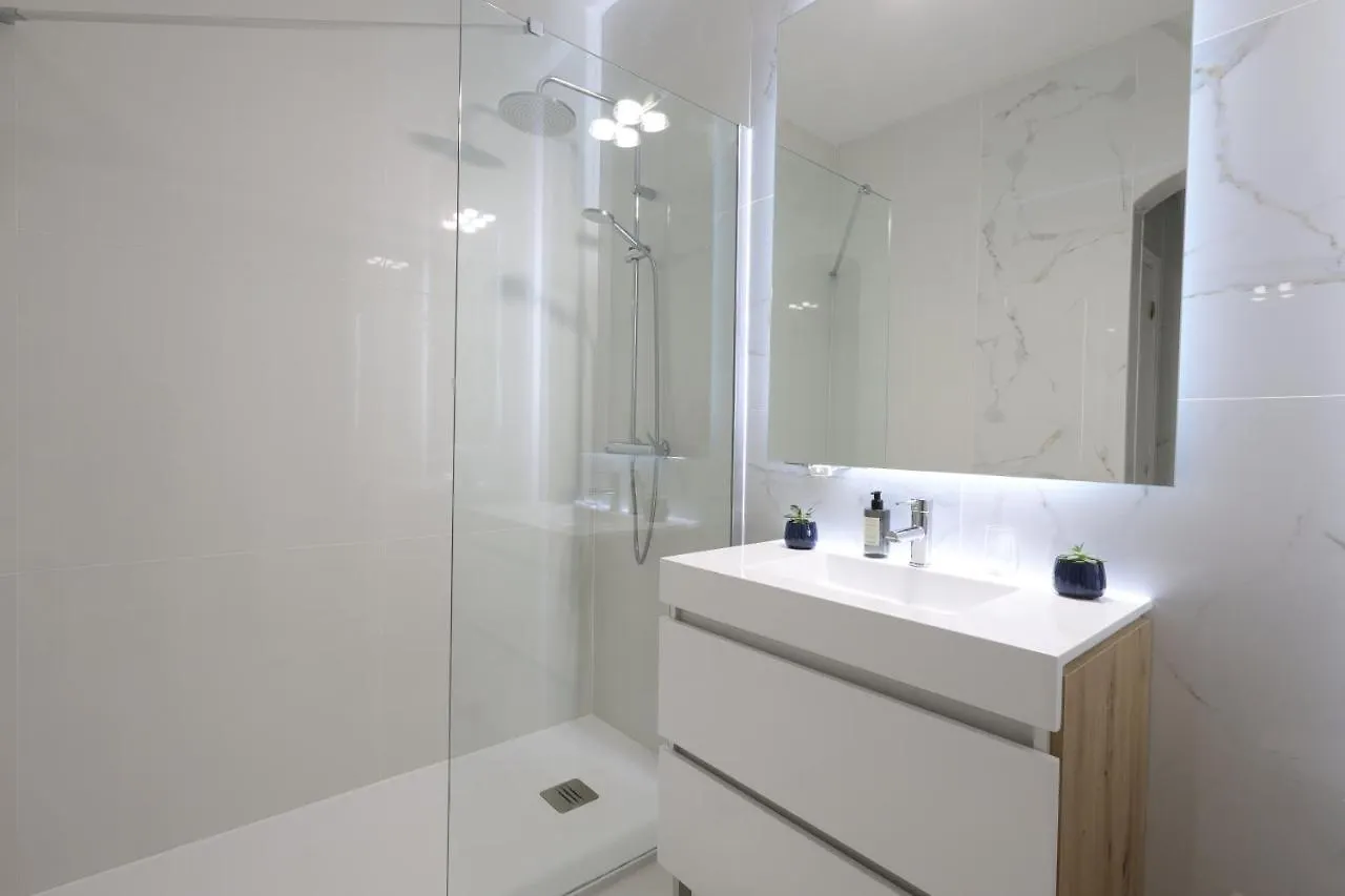 Beachfront Apartments - Amazing Ocean View لاغوس