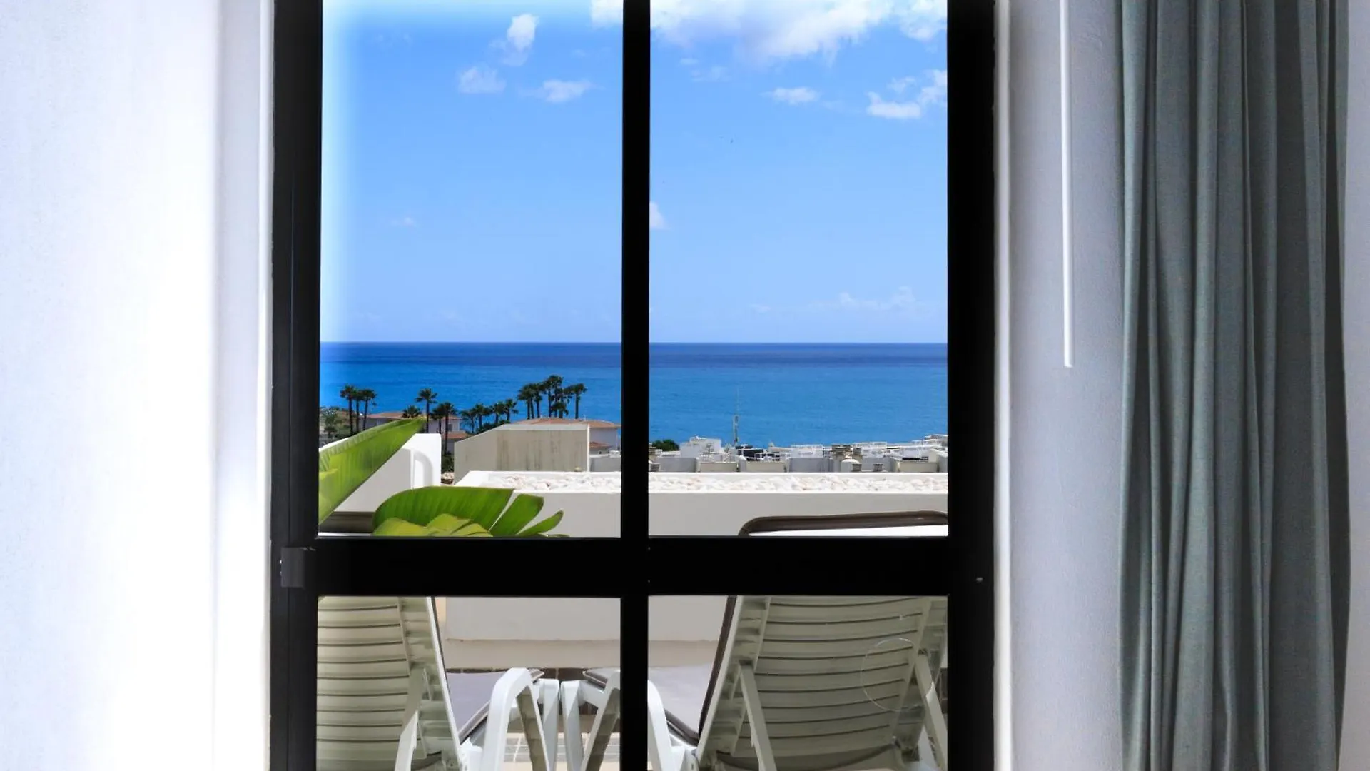 Beachfront Apartments - Amazing Ocean View لاغوس