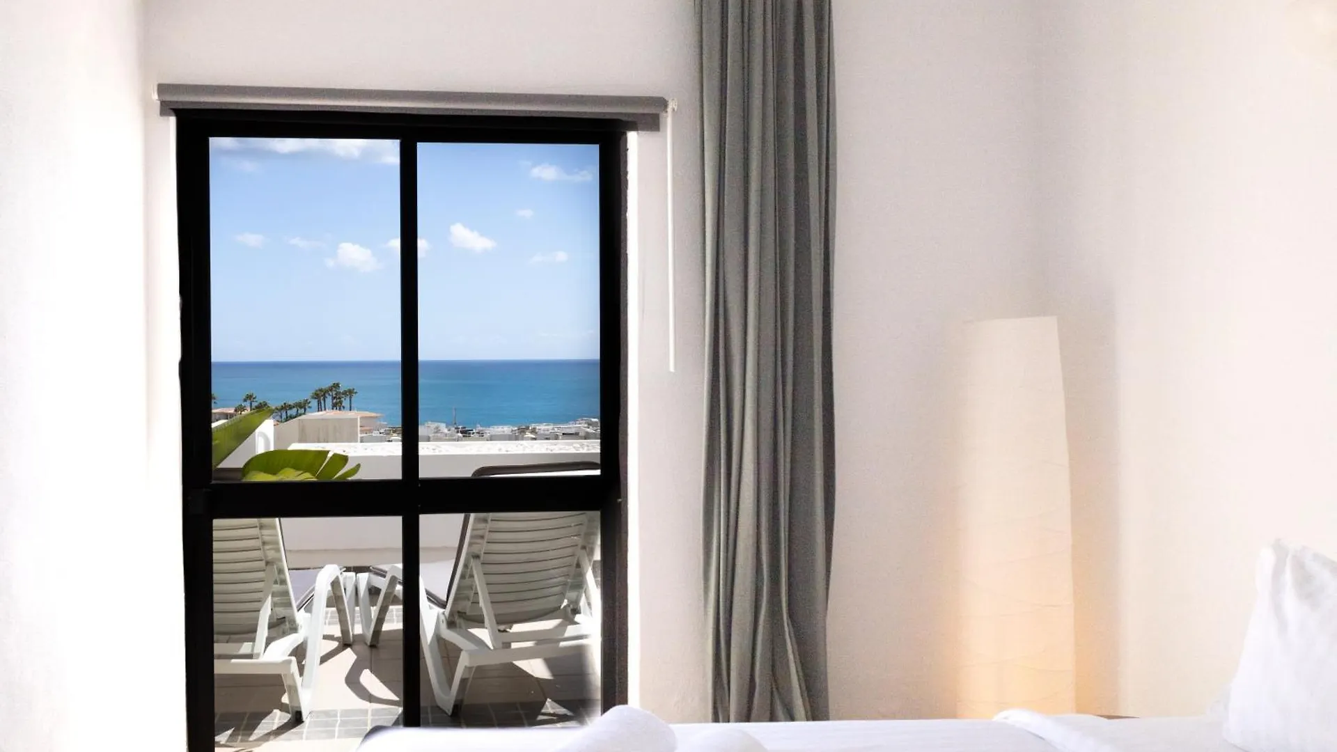 Beachfront Apartments - Amazing Ocean View لاغوس