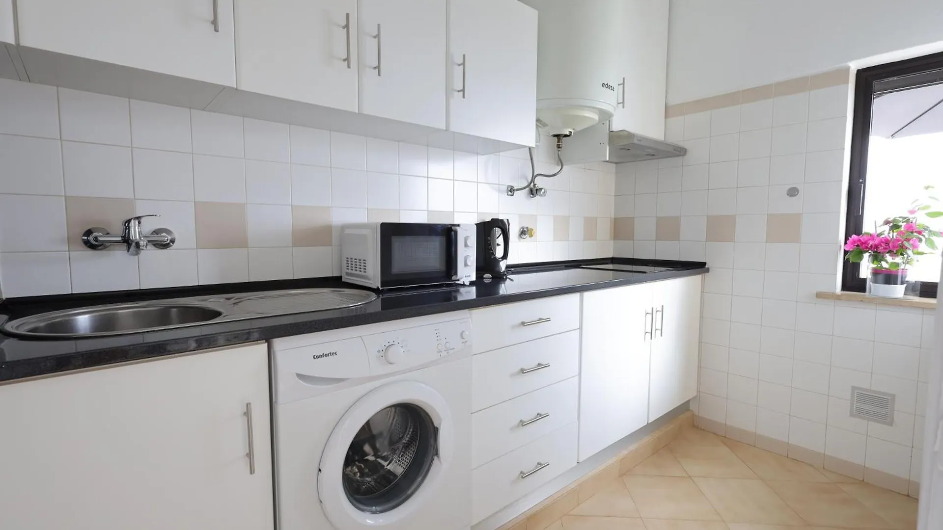 Beachfront Apartments - Amazing Ocean View Lagos Portogallo